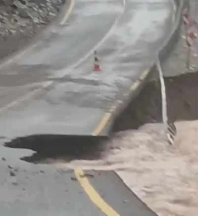 Kayseri&rsquo;de sel yolu &ccedil;&ouml;kertti
