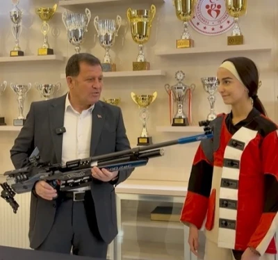 Kayseri&rsquo;nin ilk SEM Olimpik T&uuml;fek sporcusuna malzeme desteği
