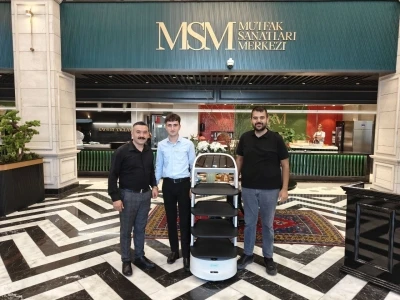 Kayseri’nin lezzetlerini sofralara robot taşıyor
