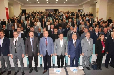 Kayseri Valisi Gökmen Çiçek &quot;Bu bayrakların olduğu coğrafyada yaşayan hiç kimse kendini göçmen hissetmez&quot;
