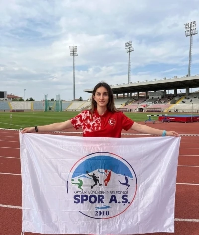 Kayserili sporcu T&uuml;rkiye rekoru kırarak olimpiyat barajını aştı
