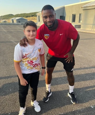 Kayserispor 8 yeni ismi kadrosuna kattı
