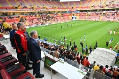 Kayserispor Onursal Başkanı B&uuml;y&uuml;kkılı&ccedil;: "Kayserispor bu şehrin değeridir"
