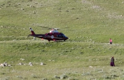 Kaza ge&ccedil;iren motosiklet s&uuml;r&uuml;c&uuml;s&uuml;ne hava ambulansı
