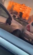 Kaza sonrası &ccedil;ocukların &ccedil;ığlıklarına rağmen kavga ettiler
