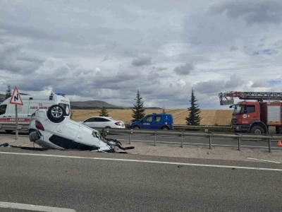 Kaza yapan araçtan fırlayan teker başka bir araca çarparak kazaya neden oldu
