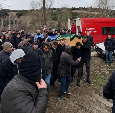 Kazada ağır yaralanan gen&ccedil; 5 g&uuml;nl&uuml;k yaşam m&uuml;cadelesini kaybetti
