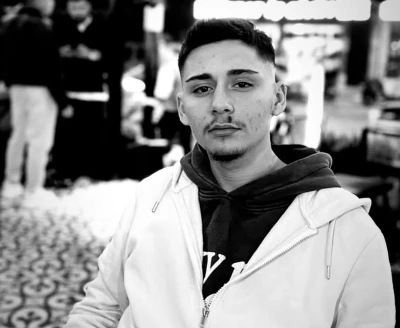 Kazada ağır yaralanan gen&ccedil; s&uuml;r&uuml;c&uuml; hayatını kaybetti
