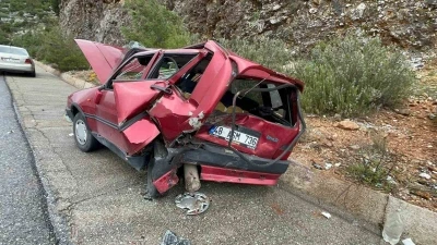 Kazada Fiat ara&ccedil;lar kağıt gibi ezildi
