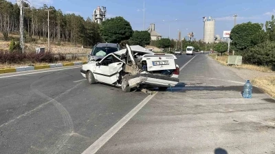 Kazada Fiat marka otomobil hurdaya döndü, sürücüsü yaralandı
