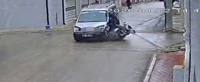 Kazada gen&ccedil; kurye ağır yaralandı
