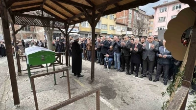 Kazada hayatını kaybeden gen&ccedil; toprağa verildi
