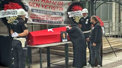 Kazada hayatını kaybeden polis memuru gözyaşları arasında toprağa verildi
