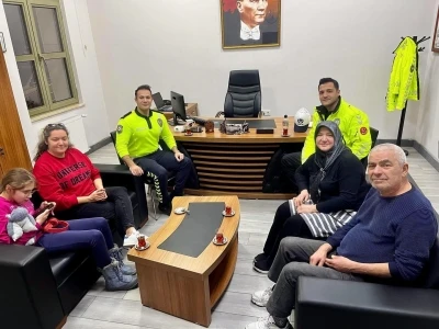 Kazada mağdur aileye polis sahip &ccedil;ıktı
