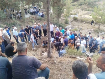 Kazada ölen 2 çocuk annesi gözyaşlarıyla toprağa verildi
