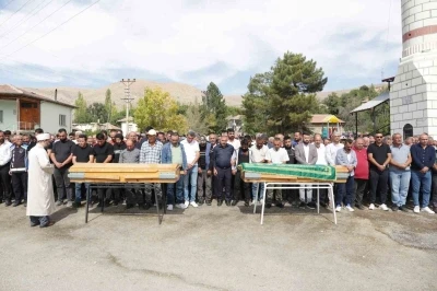 Kazada ölen ikiz çocuklara acı veda
