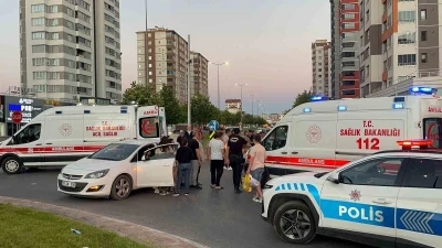 Kazada yaralanan motosiklet s&uuml;r&uuml;c&uuml;s&uuml;ne ilk m&uuml;dahale &Ccedil;evik Kuvvet Şube M&uuml;d&uuml;r&uuml;&rsquo;nden
