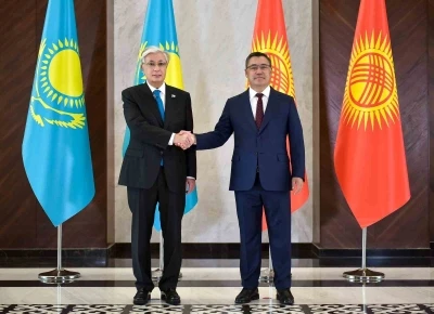 Kazakistan Cumhurbaşkanı Tokayev’den Kırgız mevkidaşı Caparov’a &quot;Altın Kartal&quot; devlet nişanı
