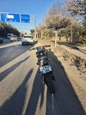 Kazaya karışan ehliyetsiz motosiklet s&uuml;r&uuml;c&uuml;s&uuml;ne 200 bin TL ceza
