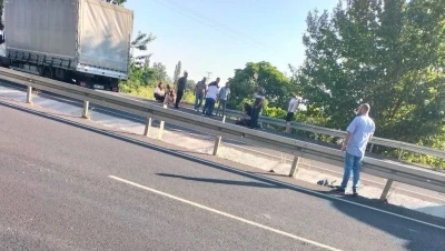 Kazaya karışan hemşire &ccedil;ift, hayat i&ccedil;in seferber oldu
