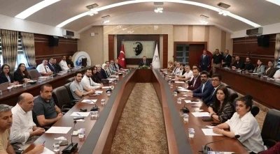 KB&Uuml;&rsquo;de Sosyalfest&rsquo;e emek veren akademik ve idari personel onurlandırıldı
