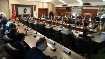 KB&Uuml; senatosunda T&uuml;rkiye ve uluslararası sıralamalardaki y&uuml;kseliş değerlendirildi
