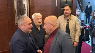 Ke&ccedil;i&ouml;ren Belediye Başkanı &Ouml;zarslan: "(&Ouml;zg&uuml;r &Ouml;zel hakkında) Bu sabah itibarıyla savcılığa su&ccedil; duyurusunda bulundum"
