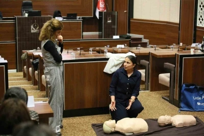 Ke&ccedil;i&ouml;ren Belediyesi&rsquo;nden personele ilk yardım eğitimi
