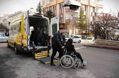 Ke&ccedil;i&ouml;ren Belediyesi&rsquo;nden &uuml;cretsiz &lsquo;Engelsiz Taksi&rsquo; hizmeti
