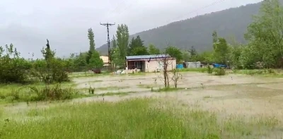 Kelkit&ccedil;ayı taştı, k&ouml;yler ve tarım arazileri sular altında kaldı

