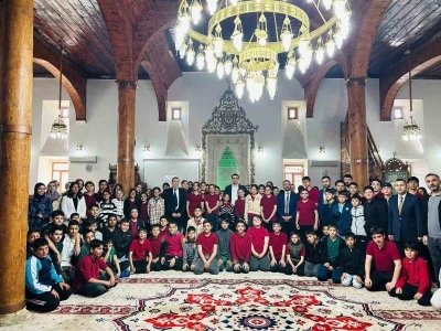 Kemah&rsquo;ta değerler eğitimi camide ger&ccedil;ekleştirildi
