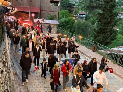 Kemaliye&rsquo;de 19 Mayıs coşkusu fener alayıyla yaşandı
