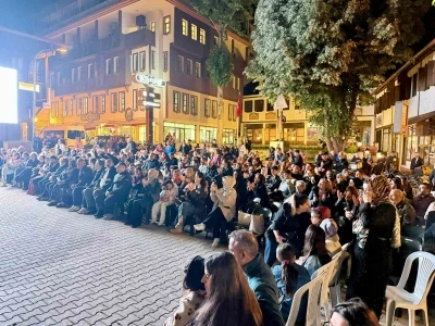 Kemaliye&rsquo;de fasıl gecesinde k&uuml;lt&uuml;r ve kardeşlik buluştu
