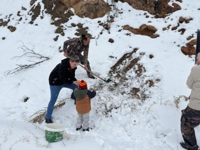 Kemaliye&rsquo;de yaban hayvanları i&ccedil;in yemleme faaliyeti ger&ccedil;ekleştirildi
