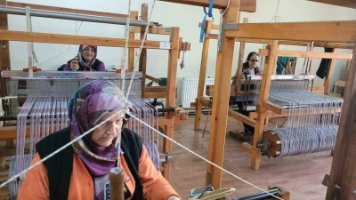 Kemaliye&rsquo;nin geleneksel "Gazenne" kumaşı yeniden hayat buluyor
