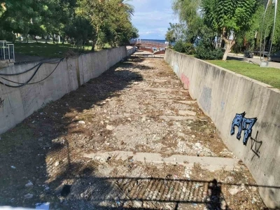 Kemer Belediyesi’nden kış öncesi dere temizliği
