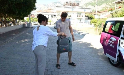Kemer&rsquo;de anne adaylarının yol arkadaşı: Anne Taksi
