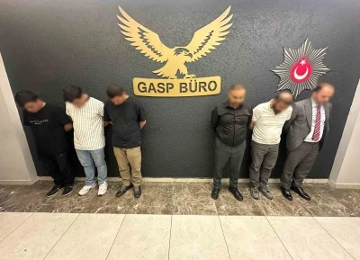 Kendisini "Cumhur İttifakı Ocakları Genel Başkanı" olarak tanıtan ş&uuml;pheli ile diğer 5 ş&uuml;pheli serbest bırakıldı
