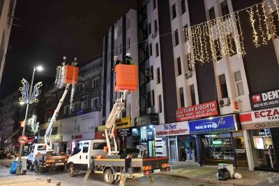 Kent merkezini aydınlatacak LED d&ouml;n&uuml;ş&uuml;m &ccedil;alışmaları başladı
