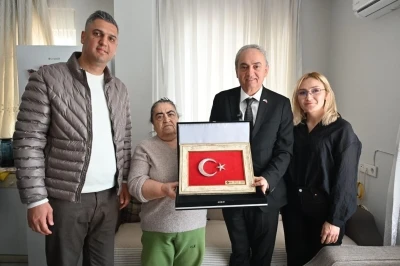Kepez Belediye Başkanı Kocag&ouml;z&rsquo;den şehit annesine ziyaret
