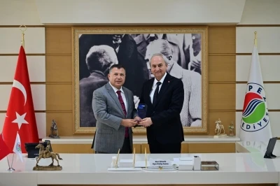 Kepez Belediyesi&rsquo;ne SGK&rsquo;dan teşekk&uuml;r plaketi
