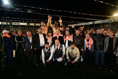 Kepez&rsquo;de 12 yıl sonra er meydanı kuruldu: 984 pehlivan kıyasıya m&uuml;cadele etti

