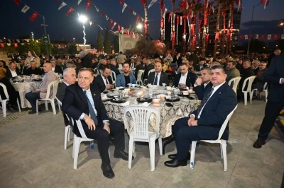 Kepez&rsquo;den Kadir Gecesi&rsquo;nde 5 bin kişilik birlik sofrası
