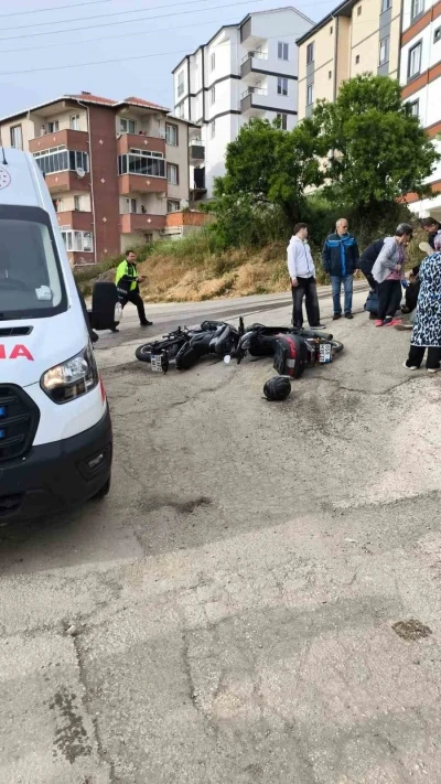 Keşan&rsquo;da iki motosiklet &ccedil;arpıştı: 2 yaralı
