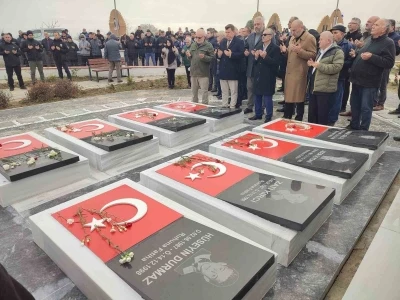 Keşan&rsquo;da trafik kazasında hayatını kaybedenler i&ccedil;in yapılan anıt a&ccedil;ıldı
