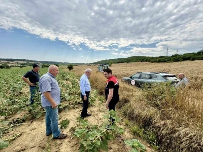 Keşan&rsquo;da yağmur ve fırtınadan zarar g&ouml;ren ekili alanlarda inceleme
