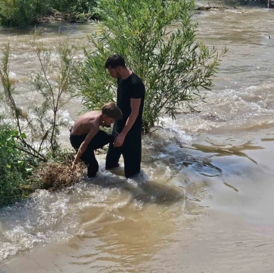 Kezer Çayı’nda akıntıya kapılan 3 çocuktan 2’si kurtarıldı
