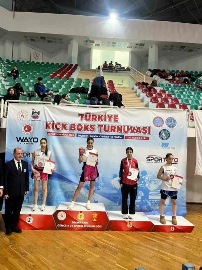 Kick Boks T&uuml;rkiye Şampiyonası&rsquo;nda Niğde&rsquo;ye gurur veren başarı
