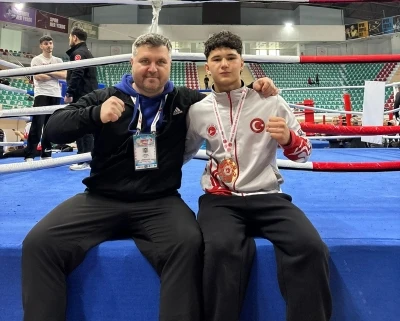 Kick Boks T&uuml;rkiye Şampiyonası&rsquo;nda Salihli&rsquo;ye gurur veren başarı
