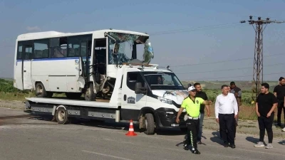 Kilis&rsquo;te 3 ara&ccedil;lı zincirleme kaza: 8 yaralı
